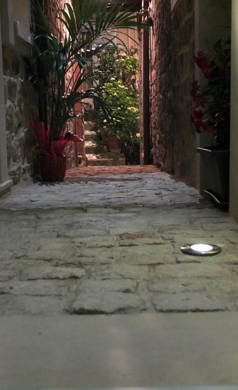 Notti O' Tunn Luxury Rooms In Centro Geraci Siculo エクステリア 写真