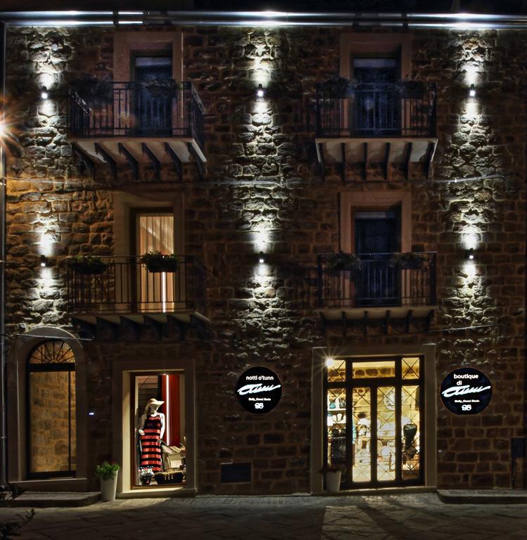 Notti O' Tunn Luxury Rooms In Centro Geraci Siculo エクステリア 写真
