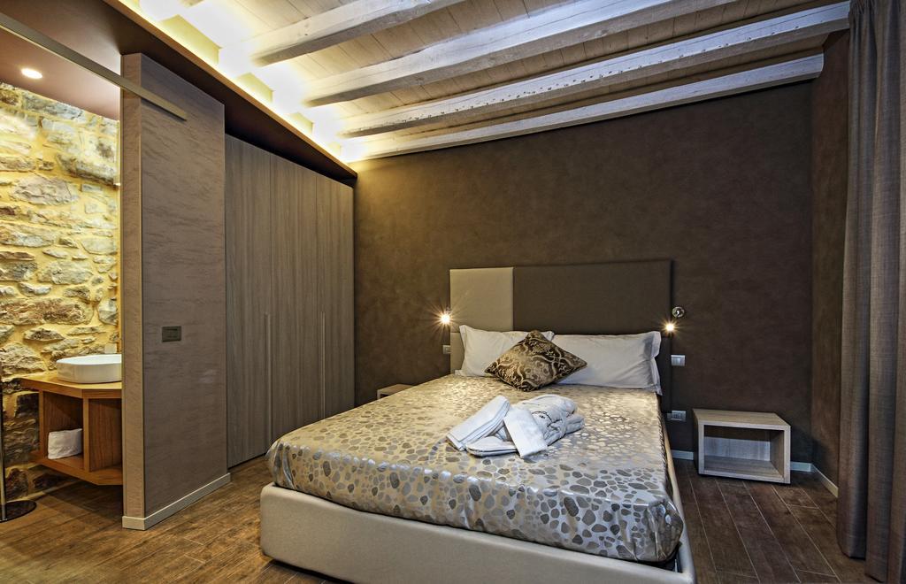 Notti O' Tunn Luxury Rooms In Centro Geraci Siculo エクステリア 写真